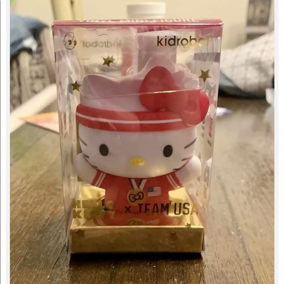 New, Kidrobot Hello Kitty Sanrio Olympics Team USA Mini Series Gold Medalist L26 - Picture 1 of 6